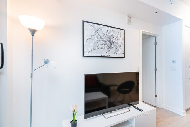 Photo du bâtiment - 1288 Av. des Canadiens-de-Montréal