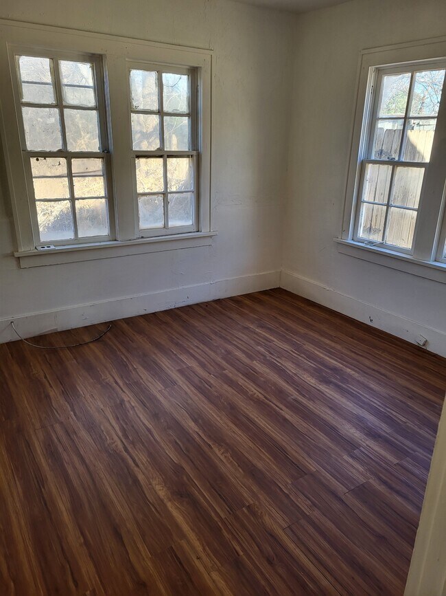 Building Photo - 1521 NW 45th St