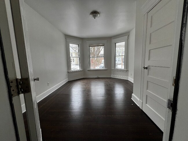 Building Photo - 879 Elm St