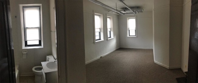 Building Photo - 8300 S Justine St