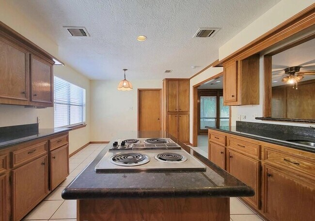Foto del edificio - 2810 Thorne Creek Ln