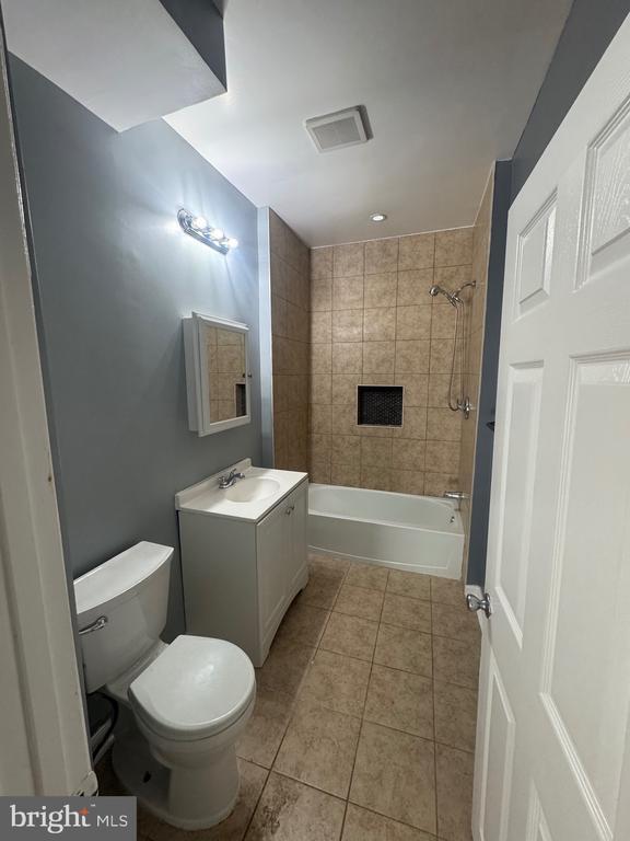 Building Photo - 5000 Litchfield Ave