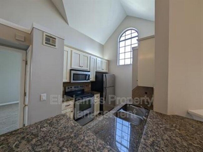 Building Photo - 6632 S Peoria Ave