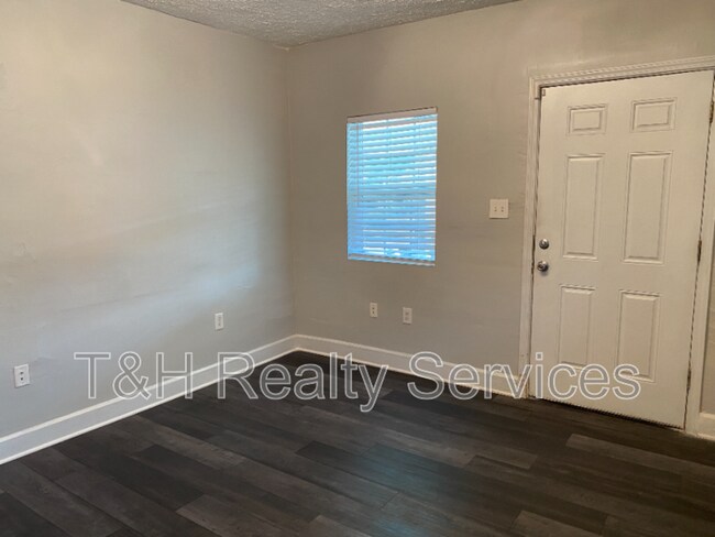 Building Photo - 4208 Graceland Ave