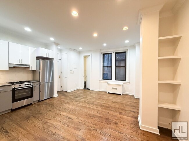 Building Photo - EASTERN PARKWAY / Crown Heights 1-Bed 1-Bath