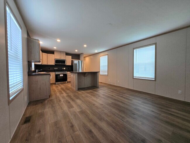 Foto del edificio - 52885 Van Buren Ct