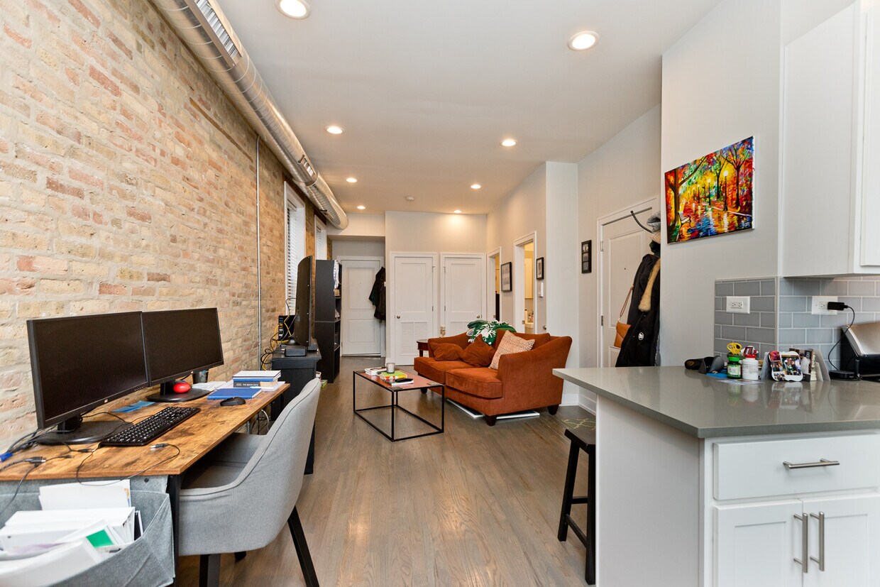 Foto principal - 2354 N Elston Ct