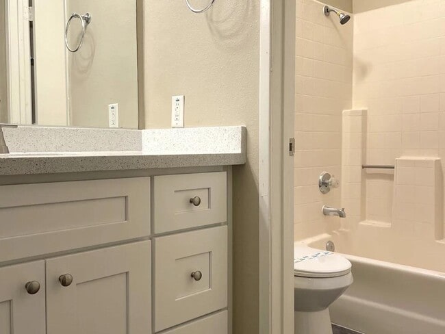 Foto del edificio - 4138 Kennedy Ct