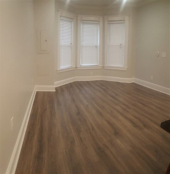 Foto del edificio - 312 Claremont Ave