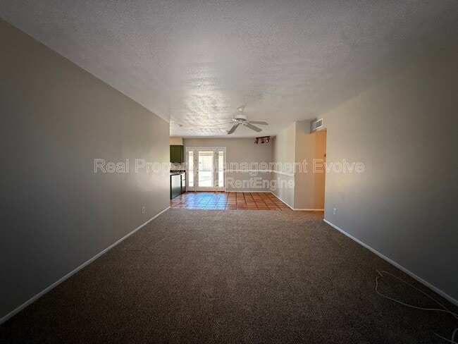 Building Photo - 2401 W Fremont Dr
