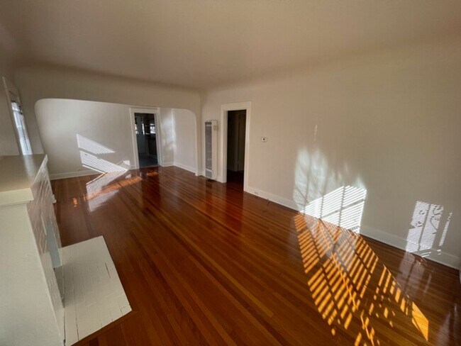 Foto del edificio - 2 Bedroom 1 Bath Craftsman