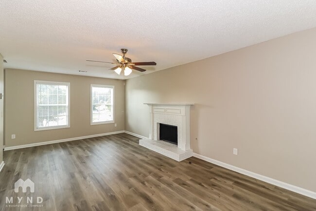 Foto del edificio - 203 Peachtree Glen Dr