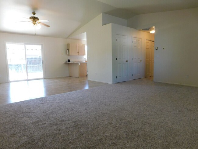 Building Photo - Recent Remodel