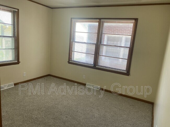 Foto del edificio - 2021 SW Mission Ave
