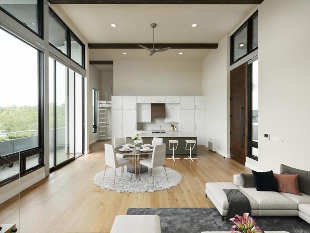 Foto principal - 2677 State St