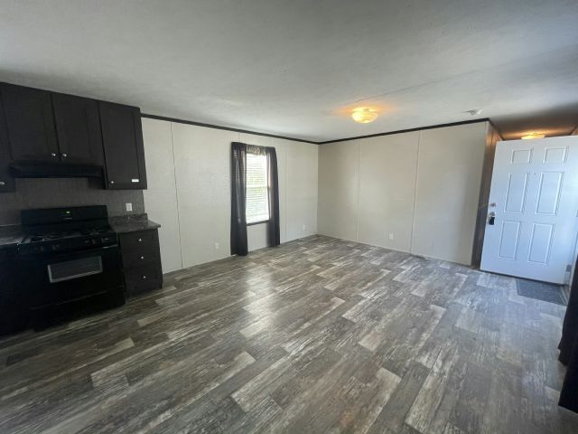 Building Photo - 20 Manor Dr
