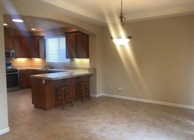 Building Photo - 7976 Creekside Dr