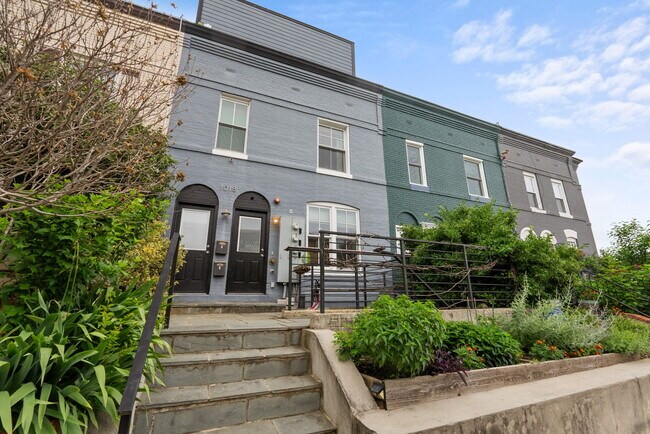 Foto del edificio - 1018 13th St SE