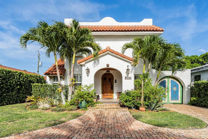 Primary Photo - 626 N Palmway