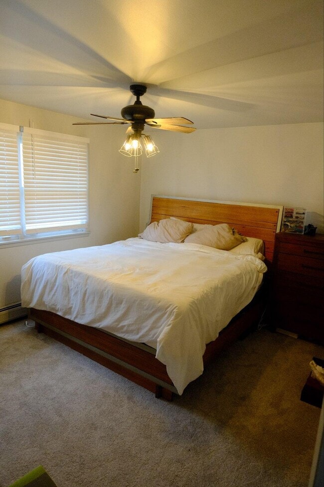 Building Photo - 225 Country Club Dr