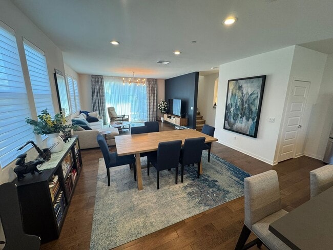 Foto del edificio - Beautiful, Modern 3BR/3.5BA Condo in the H...