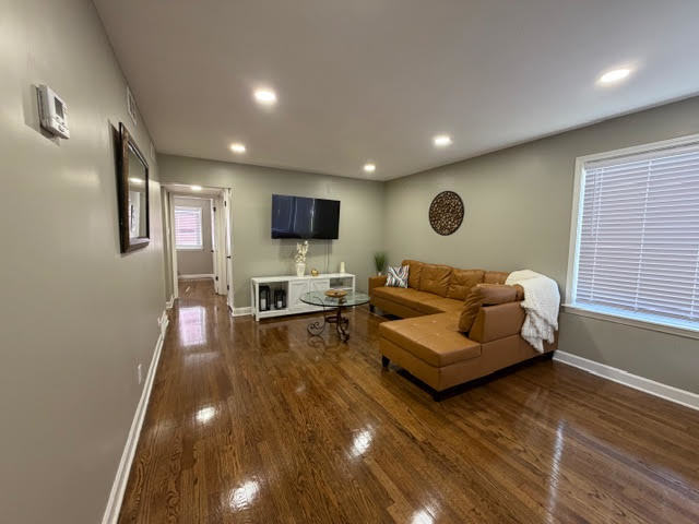 Foto del edificio - 6104 S Nashville Ave