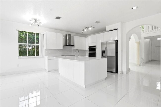 Building Photo - 3802 SW 165th Terrace