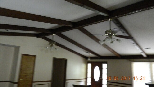 Foto del edificio - 710 Wood Valley Rd