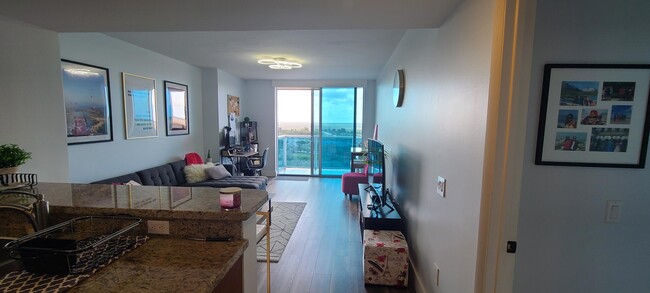 Building Photo - 2641 N Flamingo Rd