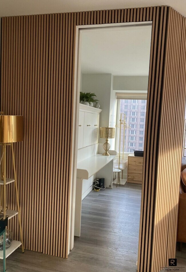 Foto del edificio - 150 W 56th St
