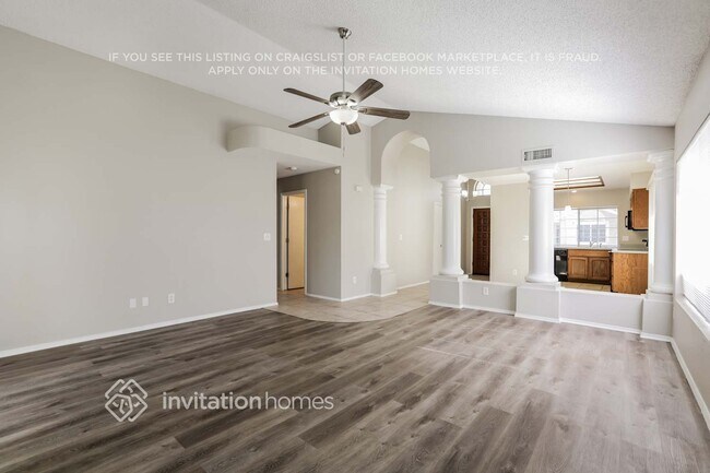 Building Photo - 7037 N 28th Dr
