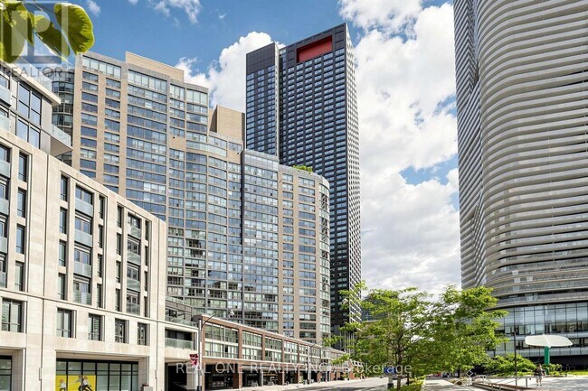 Building Photo - 24 Wellesley St W