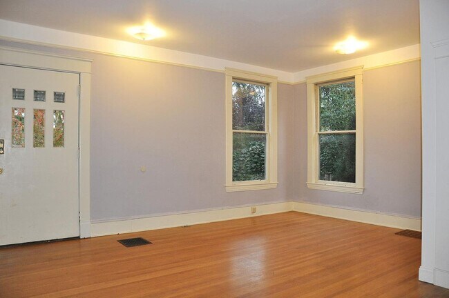 Foto del edificio - CLICK "REQUEST A TOUR" NOW!