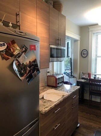 Building Photo - 116 Riverway