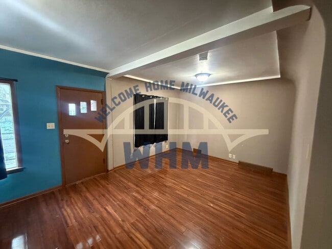 Building Photo - 2054 S 72nd St