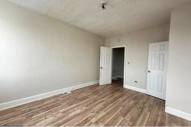 Foto del edificio - 2018 N Payson St