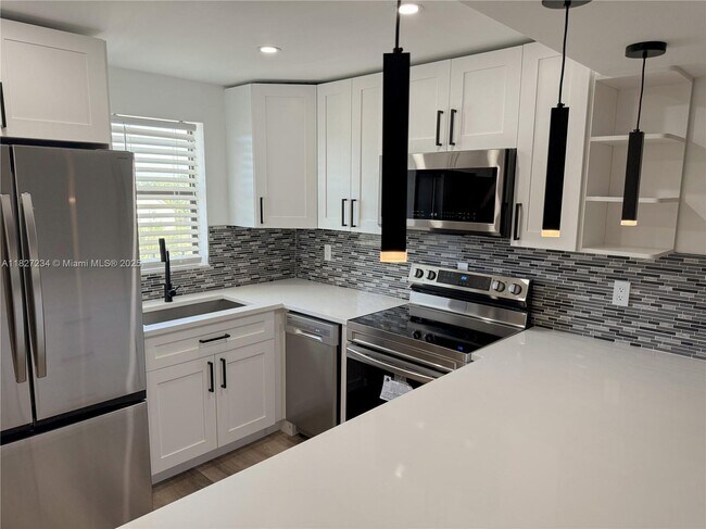 Building Photo - 9355 SW 8th St