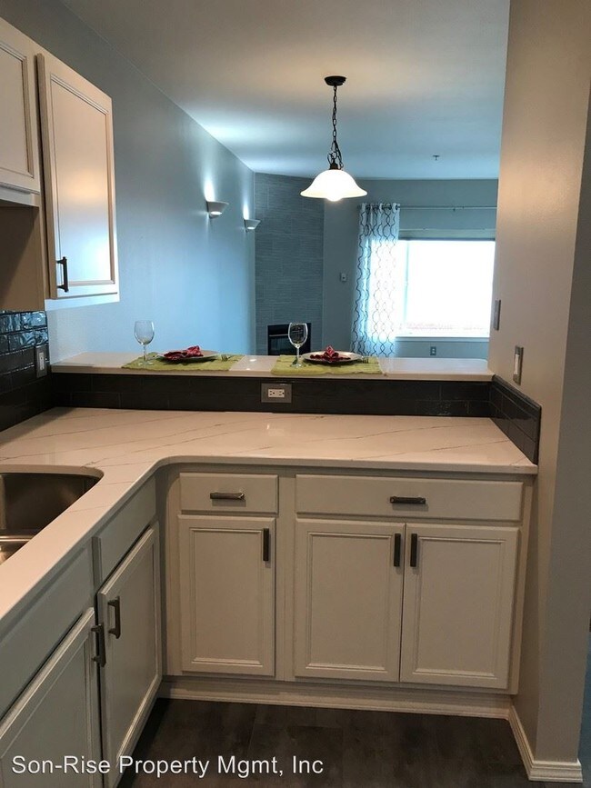 Building Photo - 2 br, 2 bath House - 1011 Bancroft #303
