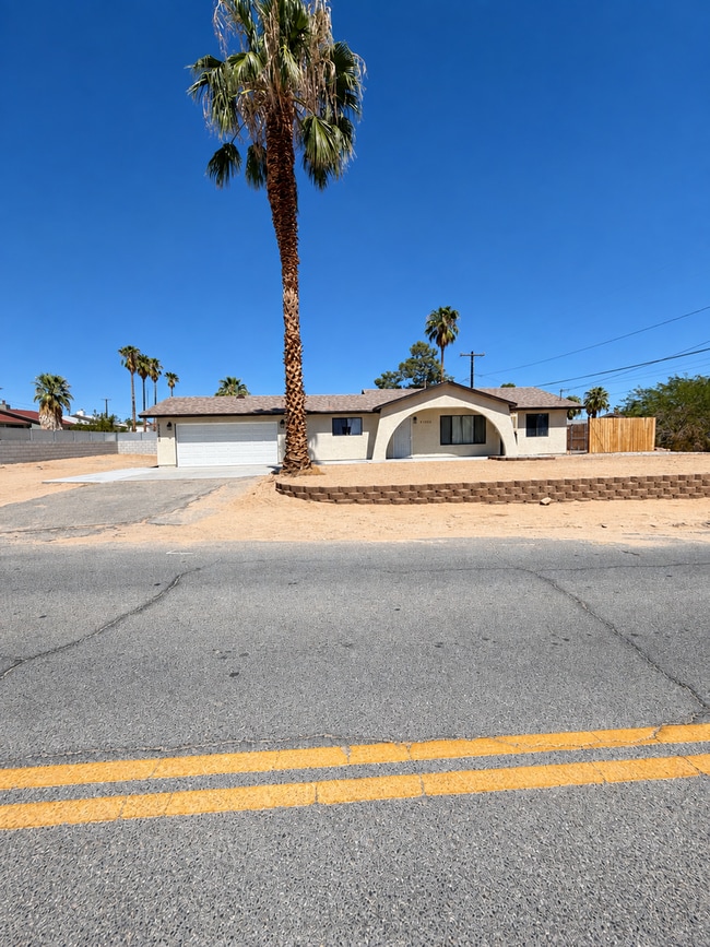 Building Photo - 71810 El Paseo Dr