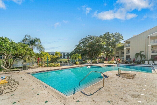 Foto del edificio - 1845 Palm Cove Blvd