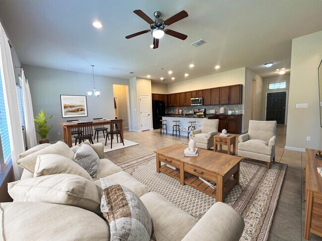 Building Photo - 114 Clear Water Pass