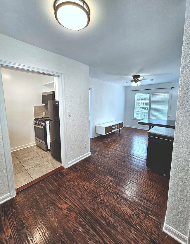 Photo - 4305 Polk St Apartment