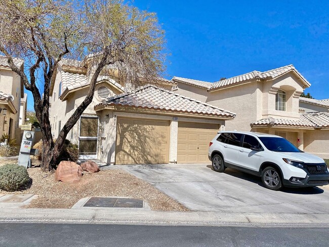 Building Photo - STUNNING 2 BEDROOM, 2 BATH CONDO LOCATED I...