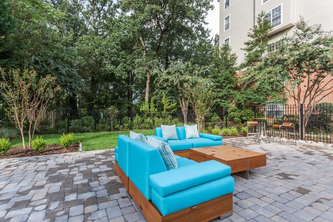 Shared amenities with next door community, Rosslyn Heights - Rosslyn Vue Apartments