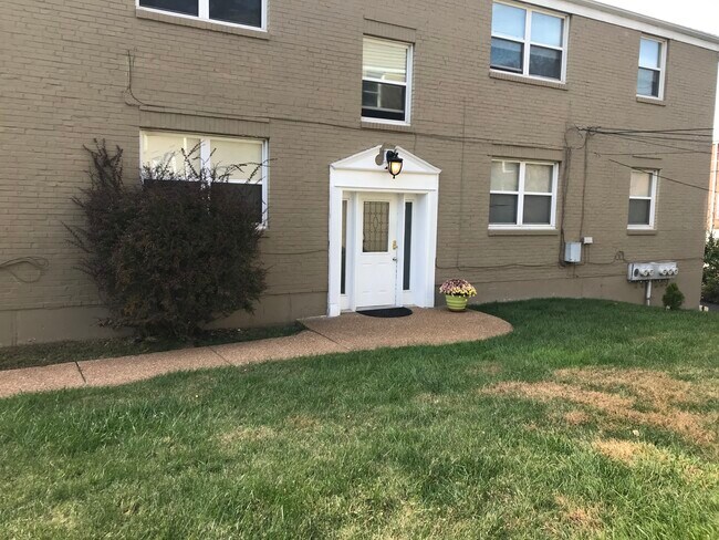 Building Photo - 8153 Whitburn Dr