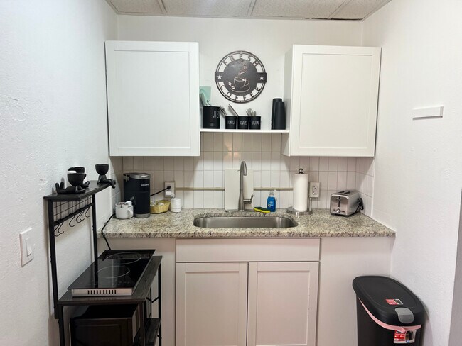 Foto del edificio - 1207 E River Dr