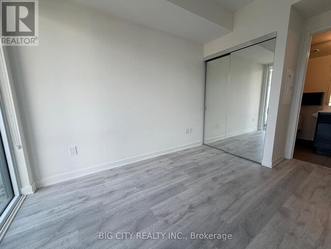 Building Photo - 60 Princess St