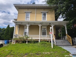 Building Photo - 187 Center St