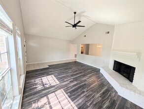 Building Photo - 2039 Wigmaker Dr