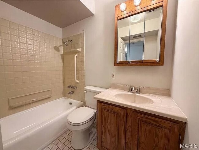 Building Photo - 1321 Petite Dr